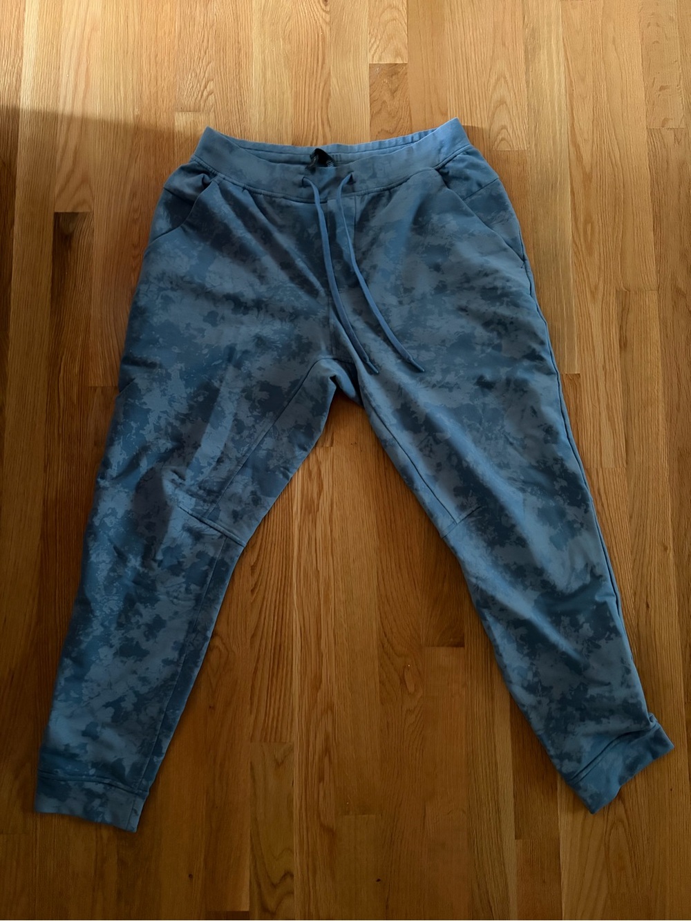 Men's Lululemon Blue Camouflage Jogger Pants - Casual Athletic Fit